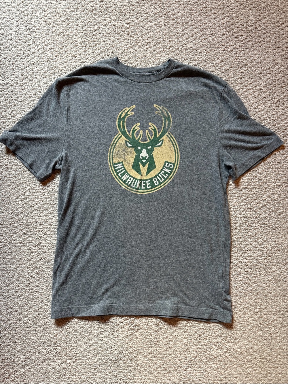 Official NBA Milwaukee Bucks Distressed Graphic T-Shirt Gray Size M